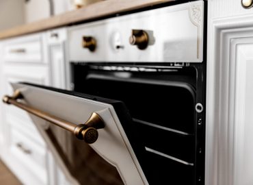 horno-primer-plano-detalles-dorados